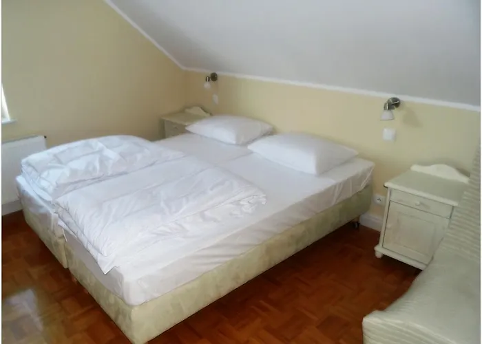 Lavender - Restauracja I Goscinne אורחן