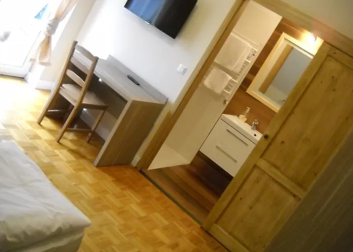 Lavender - Restauracja I Goscinne Gasthof *