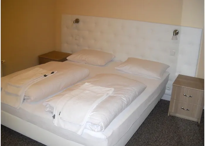 Lavender - Restauracja I Goscinne אורחן Nowy Tomyśl