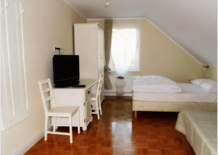 Lavender - Restauracja I Goscinne אורחן *